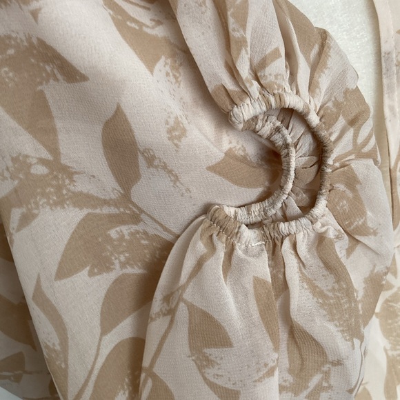 cabi Couplet Peasant Sheer Long Sleeve Top - Picture 9 of 11